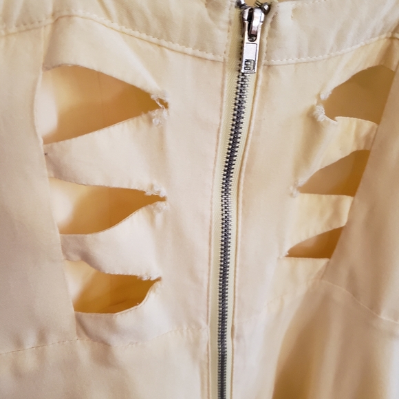 Little yellow forever 21 dress, zippered back. - Picture 5 of 5